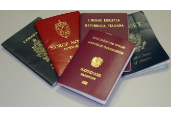   						Một người có thể sở hữu tối đa bao nhiêu hộ chiếu cùng lúc?