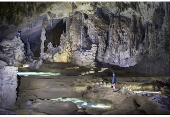   						Quảng Bình mở tour thám hiểm đến hang lớn thứ tư thế giới