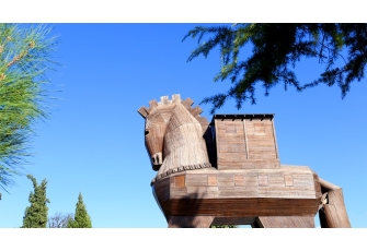   						Bí mật bên trong ngựa gỗ khổng lồ ở thành Troia